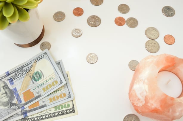 salt lamp and money