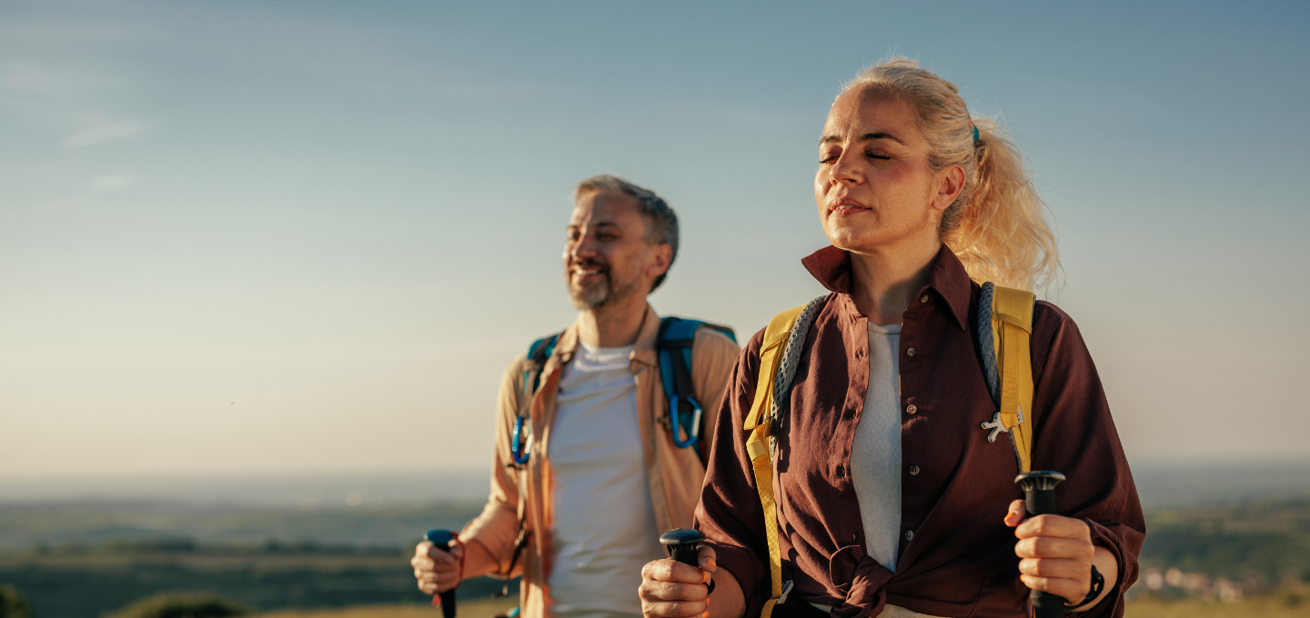 couple-hiking